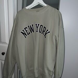 New York Graphic Men's Sweater - Gray
